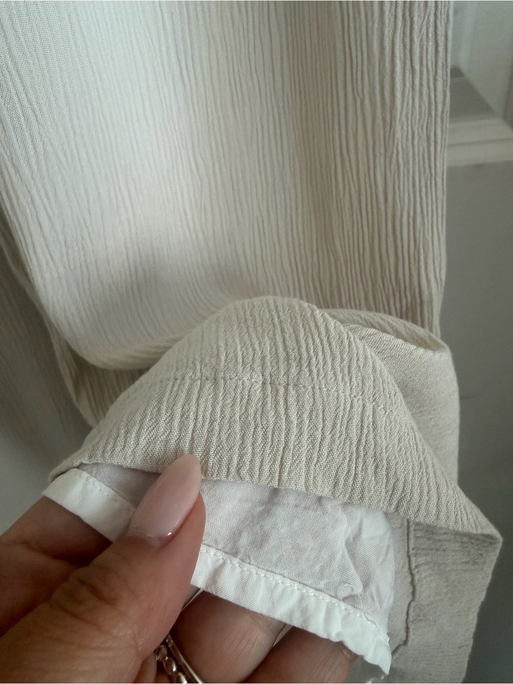 Aritzia Babaton ECOVERO™ Relaxed Straight-Leg Pants - Cream/Ivory - Size Small - Picture 15 of 16